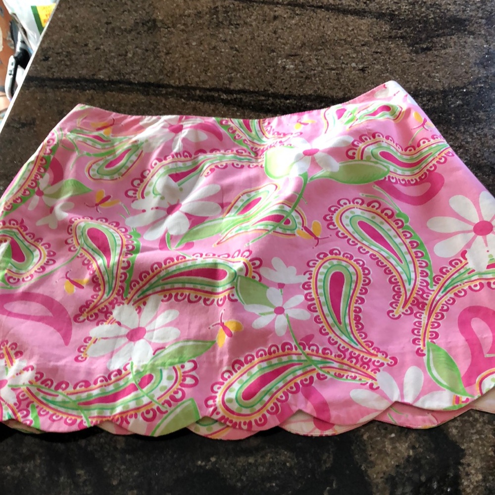 Lily Pulitzer size 8 short scalloped skirt